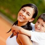 Cómo conquistar a una mujer con hijo