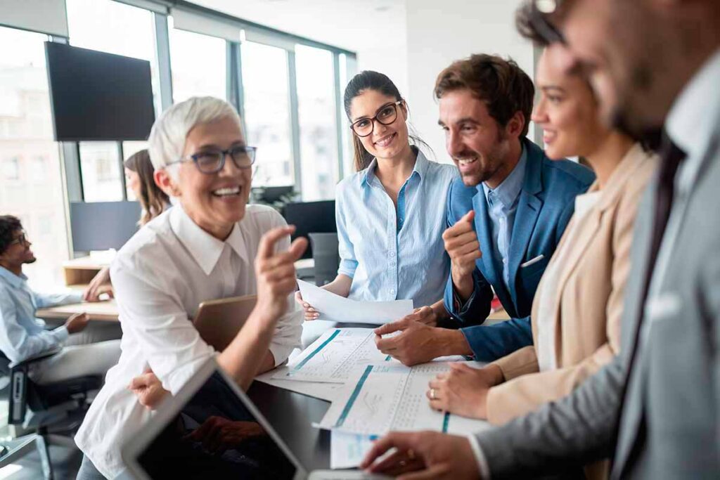 La comunicación como puente entre empresa y entorno regulador 1 La comunicación como puente entre empresa y entorno regulador